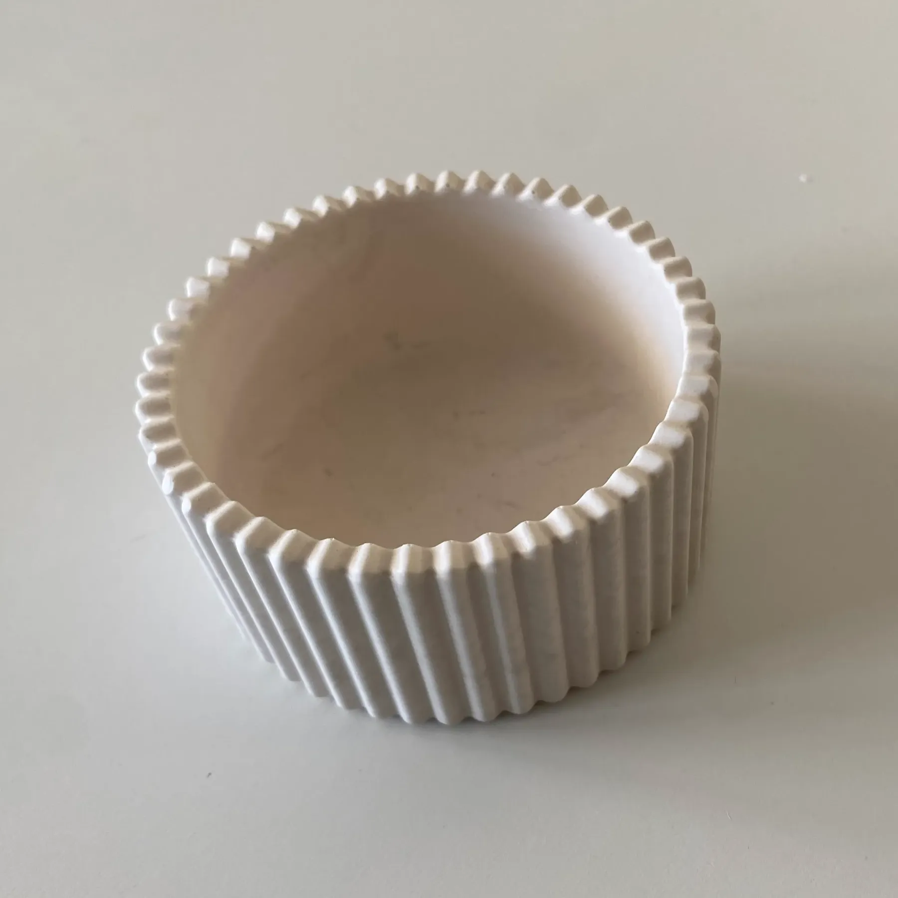 Ceramic Elegantly Ribbed Jewelry Holders